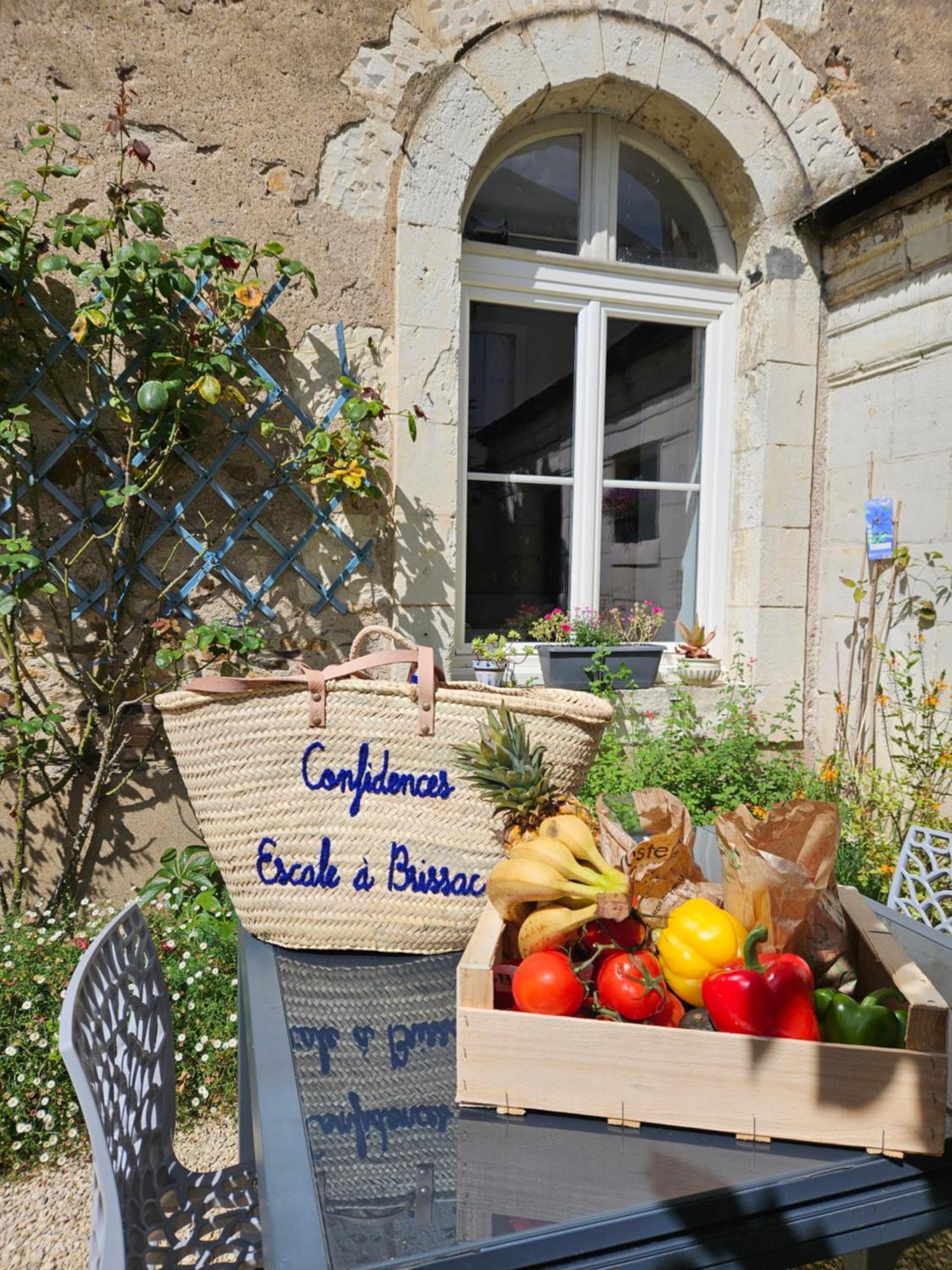 Bed and Breakfast Confidences Escale A Brissac Exterior foto